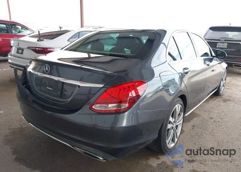 2016 Mercedes-Benz C 300 из США, поврежденный, VIN 55SWF4JB3GU165101